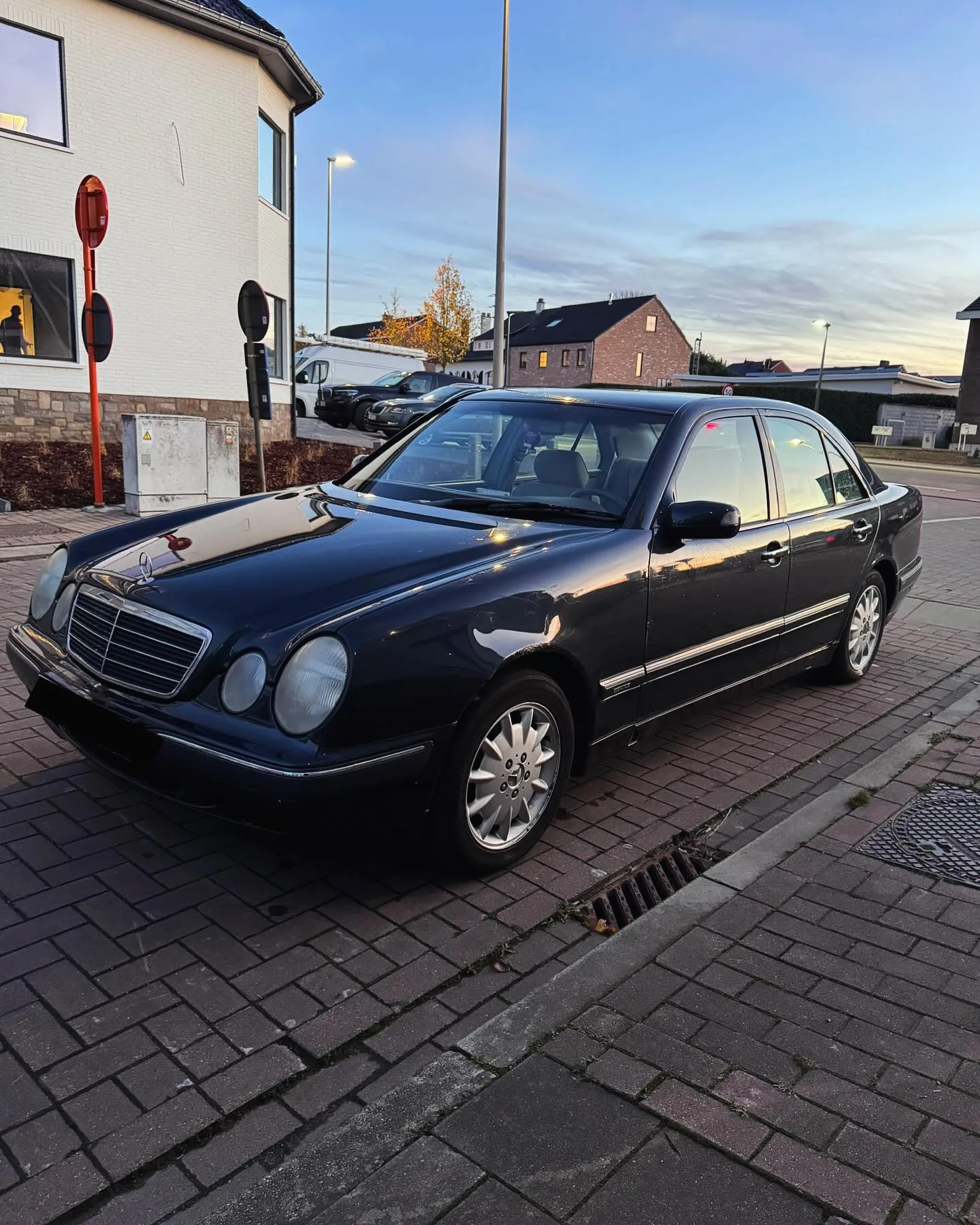 Mercedes E200