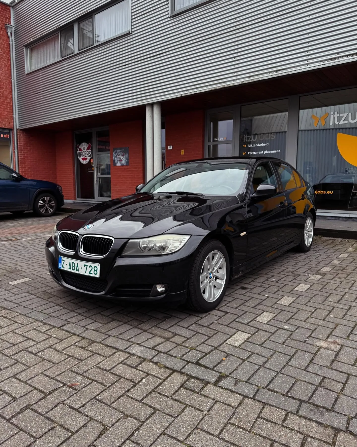 BMW E90 318i